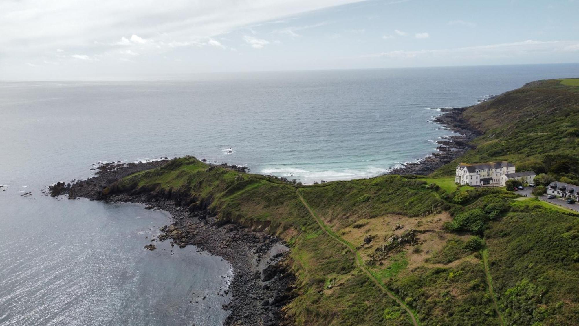 Villa Journeys End With Stunning Sea Views From The Headland Coverack Exterior foto