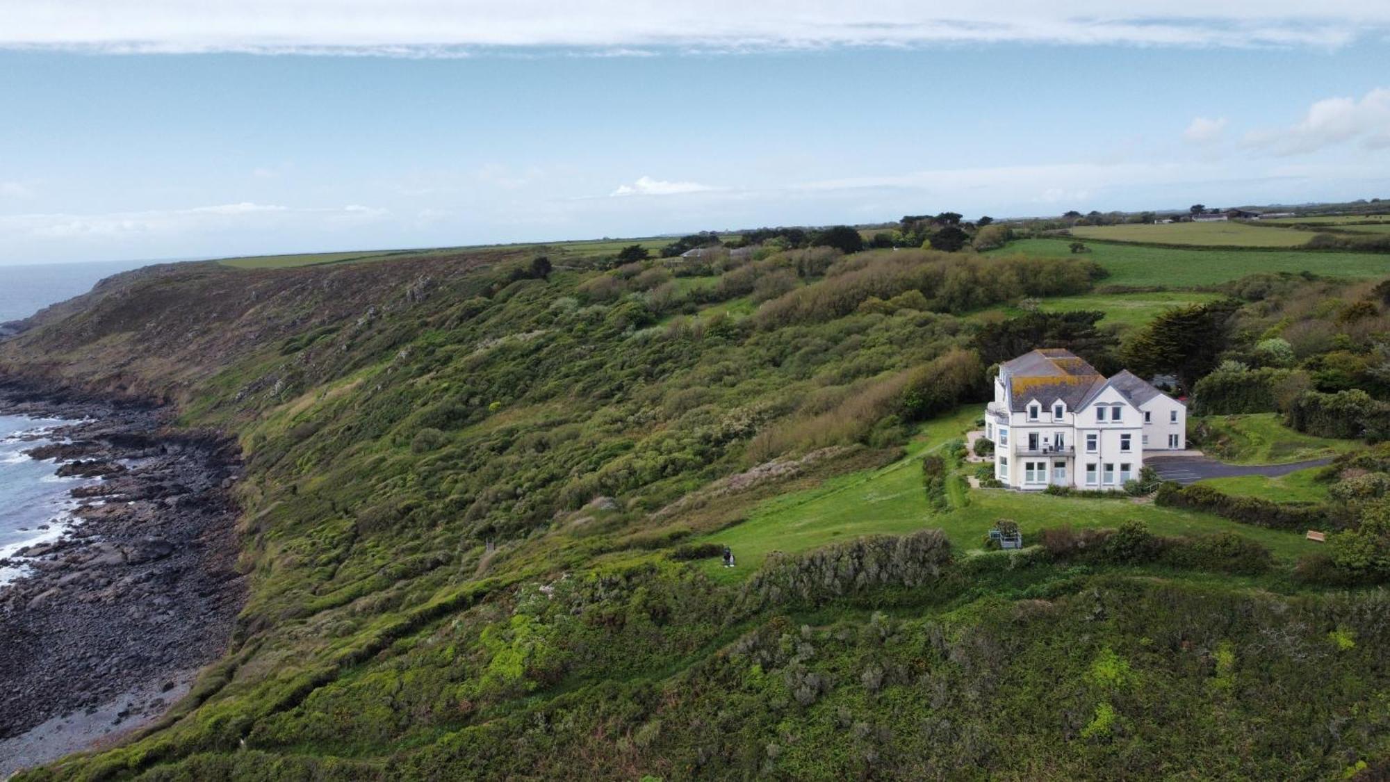 Villa Journeys End With Stunning Sea Views From The Headland Coverack Exterior foto