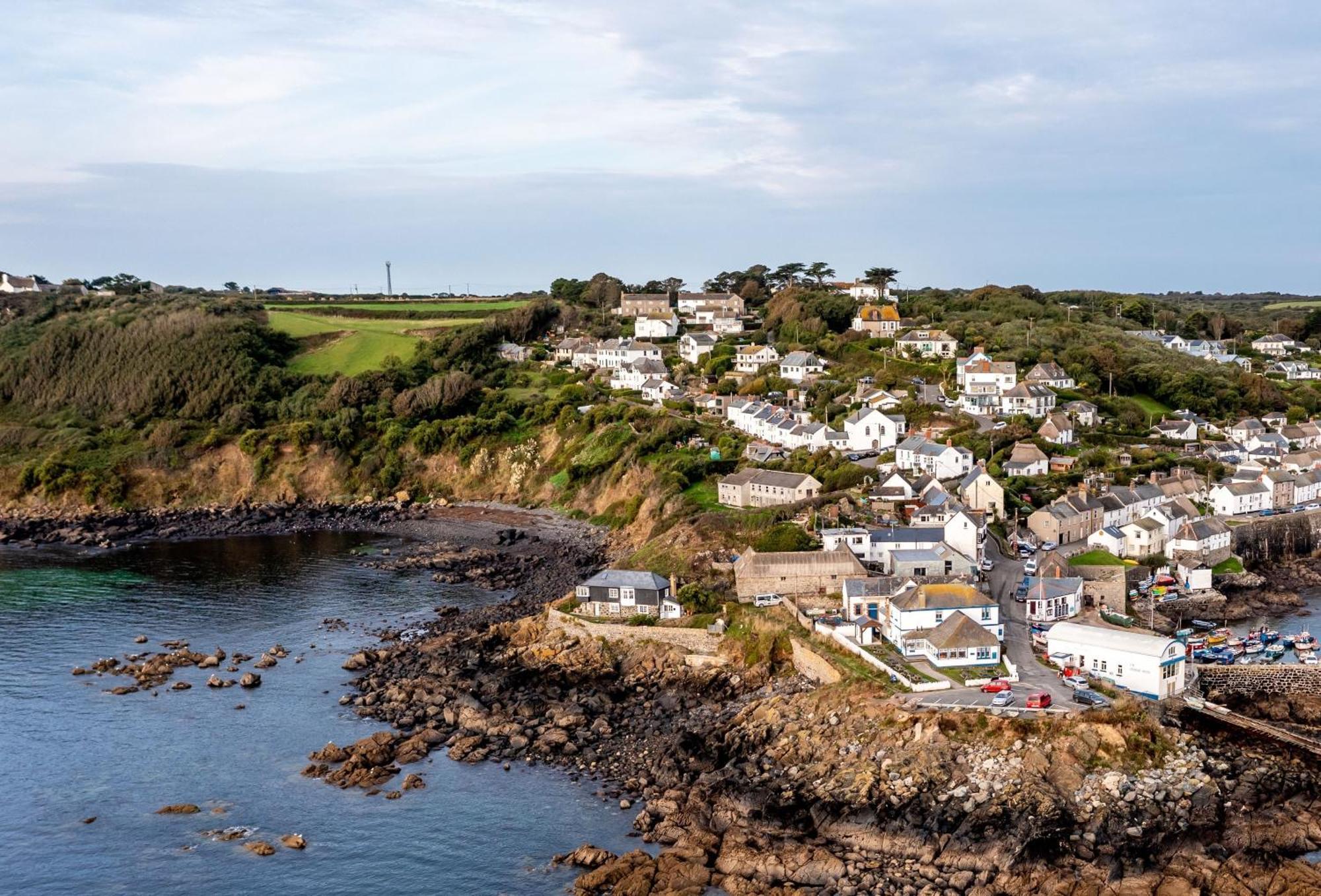 Villa Journeys End With Stunning Sea Views From The Headland Coverack Exterior foto